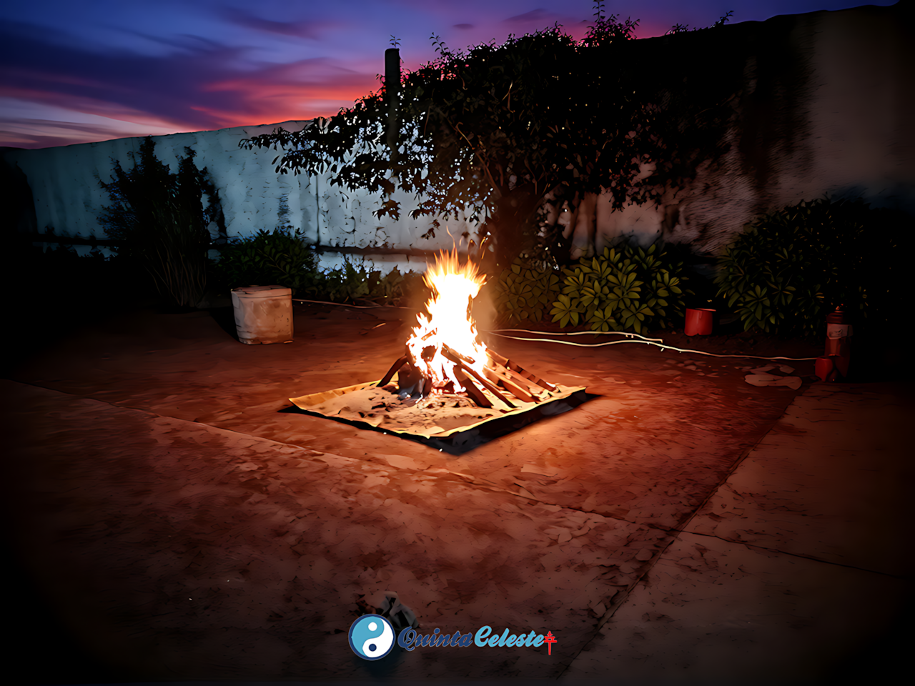 Zona de fogata para noches de convivencia en Quinta Celeste, actividad nocturna para reuniones familiares o eventos.